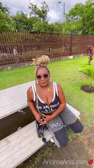 AndreaAndJean: Murzynka mama rucha swojego kochanka przed przybyciem rodziców