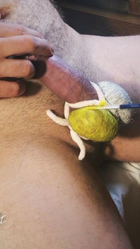 순결 노예를 위한 음란한 부활절 볼 페인팅