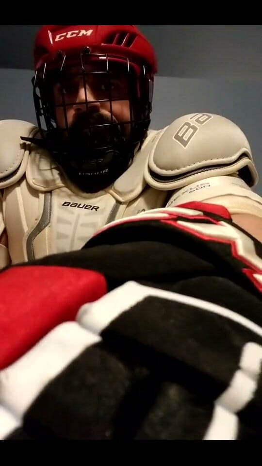 Bruiser Bearwood: Hockey Gear melancap