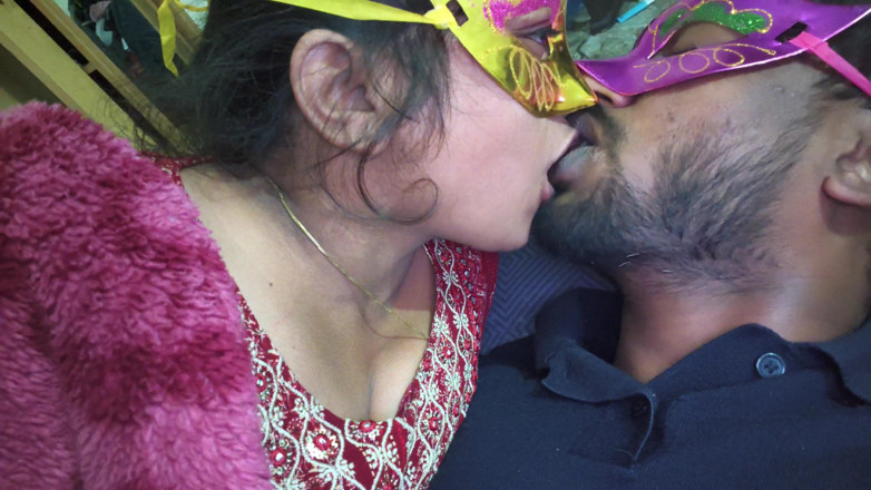 Dreamguys: Une femme desi sexy se fait baiser en train de...
