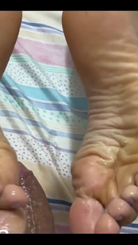 Footjob 34