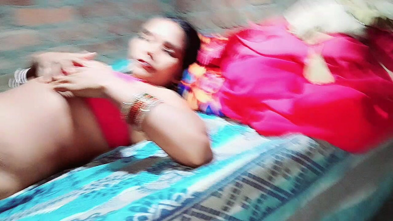 Renudbf: Une bhabhi sexy se fait baiser