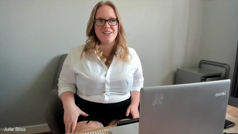 Julie Bliss: Snälla anlita mig! Suger din kuk för jobbet