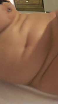 Milf caliente es follada por un vecino en la habitación del hotel