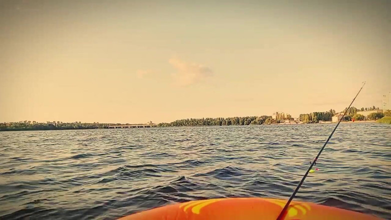 Fish Cam: Memories of the Past Summer. Twink Jerks off Her Cock...