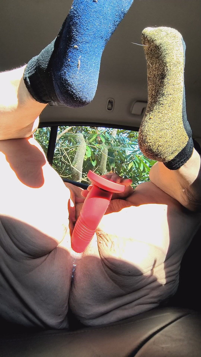 HerculesnVENUS: Muschi tropft nass, sie wird sich ohne gummi ficken