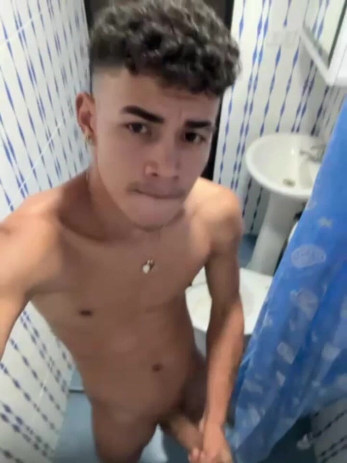 Icyhot707: Cewek venezuela yang malu-malu lagi asik masturbasi memeknya sendirian sampai...