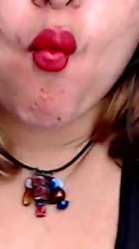 Lipstik, ciuman dan blowjob
