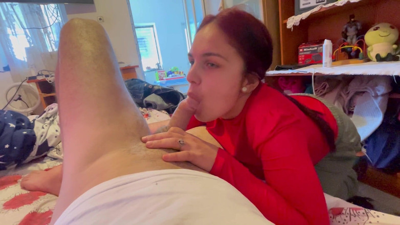 Ionut899: Okuldan Önce Üvey Kızım Beni Tutmak Için Sakso Çekiyor