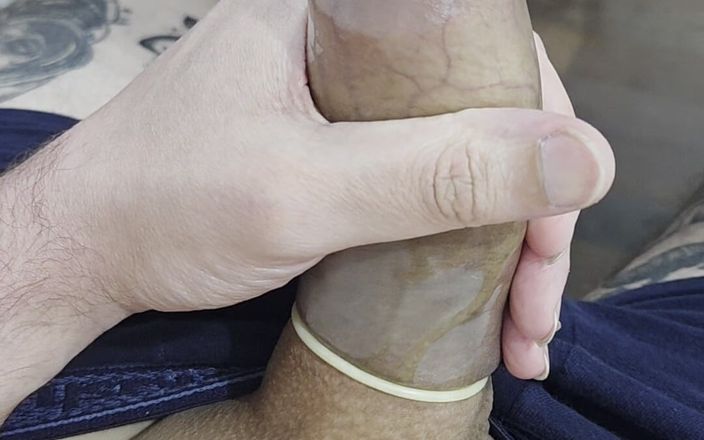 Lkdick8: कंडोम में लंड हिलाना और वीर्य निकालना