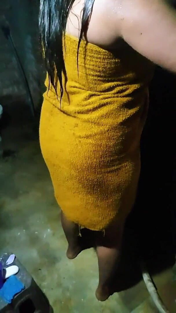 Tiyana: Hot Slut Dance and Shower