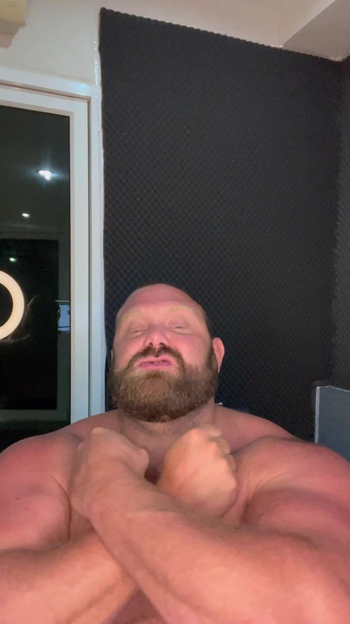 Jack stacked: Ddy si cewek berotot menangkapmu yang mesum