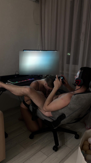 HomeVideoLive: Yeterince oynamasını ve yarağını sokmasını beklemekten sıkıldım