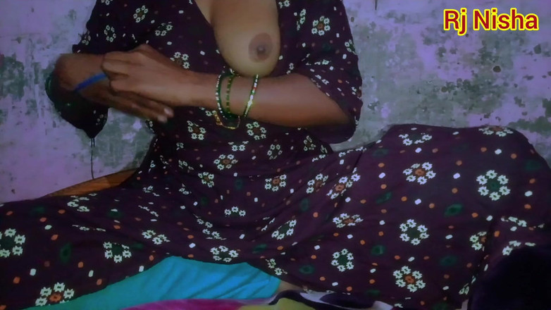 RJ NISHA: Новое видео индийской домохозяйки с большой дыркой трахом пальцами