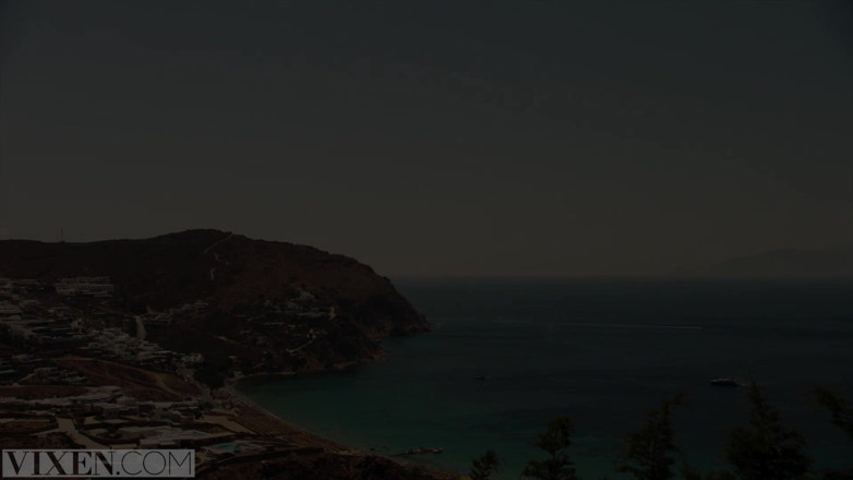 Vixen: Vixen - Kendra Sunderland sexo apasionado en una playa