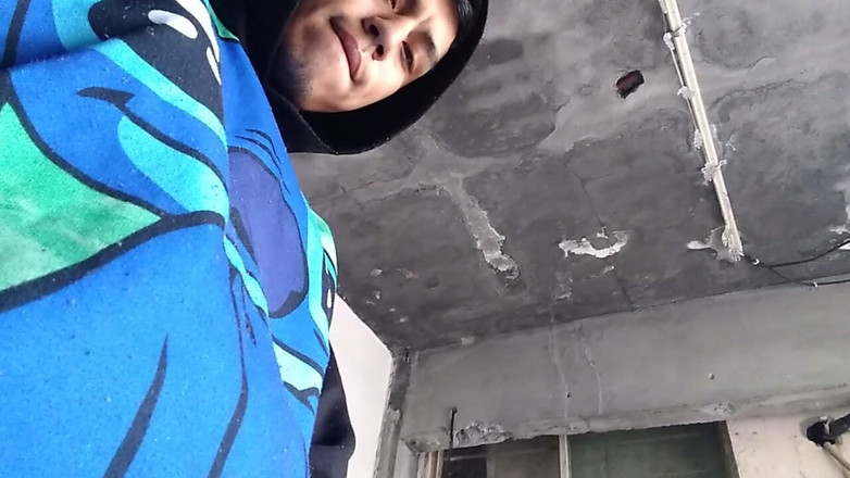 AlexAlejandro13: Богатый показывает большой хуй