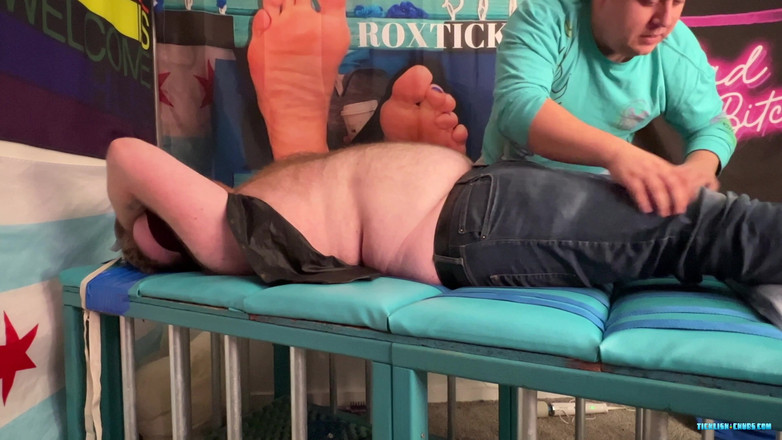 Ticklish Chubs: Hårig Ryan får en bra kittla