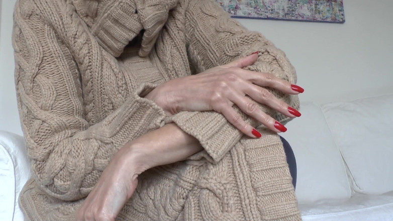 Lady Victoria Valente: Cítit můj prst na hrudi, škrábání, Lady Victoria Valente