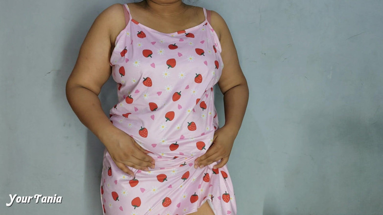 YourTania: Tania india dedeándose el coño con lencería