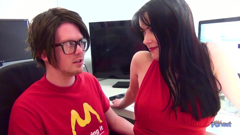 Nerd Pervert: Джессіка Шотландія - мінет по виклику дупи