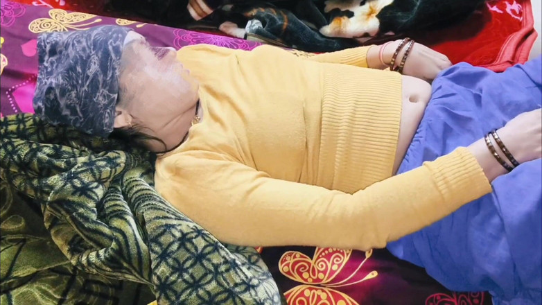 Village studio: Świeżo poślubiona panna młoda uprawia seks ze swoim mężem, z...