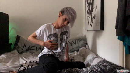 Euro boy xxx: Emptying his full balls