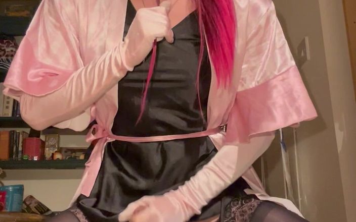 Jessica silk: 딜도를 타는 Jess Silk