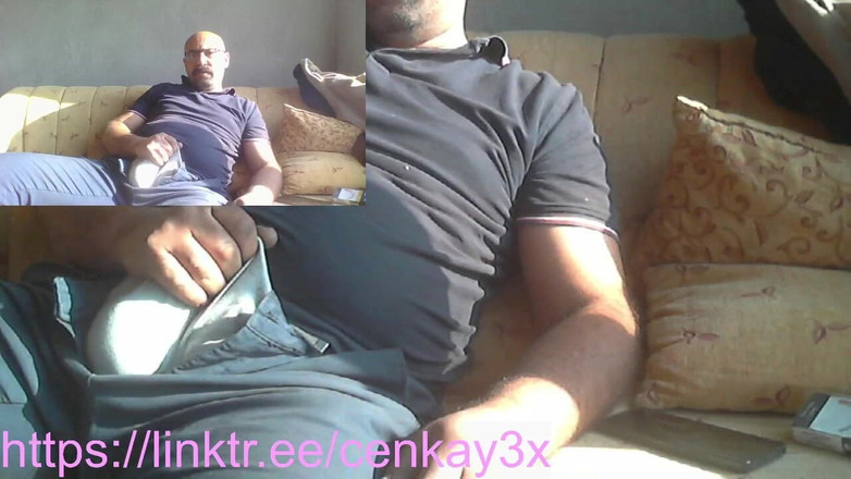 CenkAy: Táta byl ve vysílání