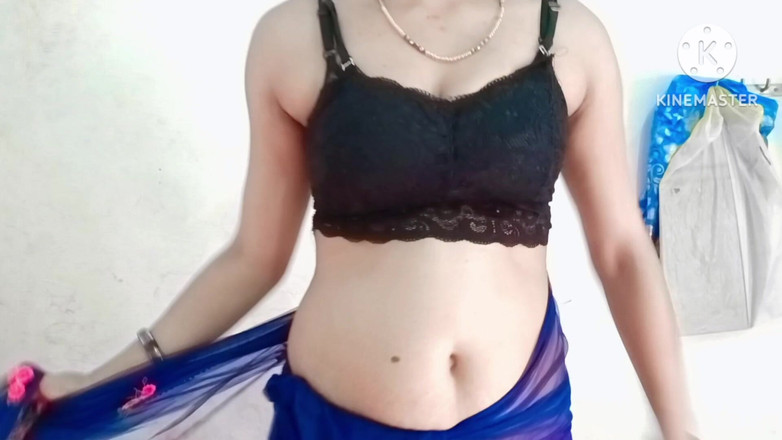 Ankurpriya000: 의붓여동생이 배다른 아들에게 따먹히는 걸 봤을 때 목욕하는 핫한 바비