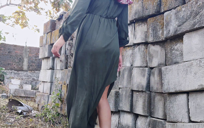 Hope Love: Nadržená indonéská manželka šuká venku.