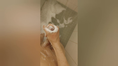 Bayer911: シャワー下の尿と精液の混合物