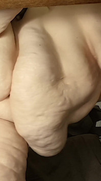 Žena Velká tlustá kundička ošukaná zezadu černým pérem a obrovskou náloží spermatu creampie ji dovnitř - bbw SSBBW