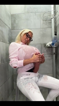 Huge Cumshot on Myself!