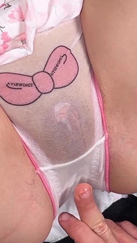 ไม่! ไม่! อย่าน้ําแตกในตัวพ่อ! ลูกเลี้ยงสาว 18 ปีถูหีและแตกใน
