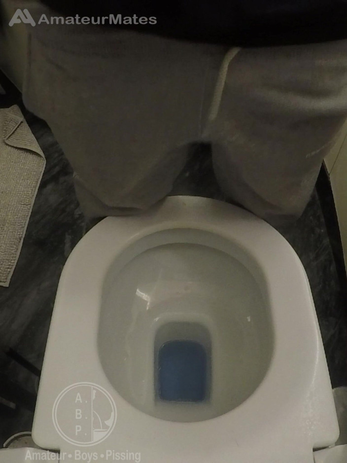 AmateurBoysPissing: Amateur Boy Caught Pissing at His Friend’s House