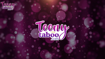 Teenytaboo: Komşular üvey kız Kitty döl alıyor
