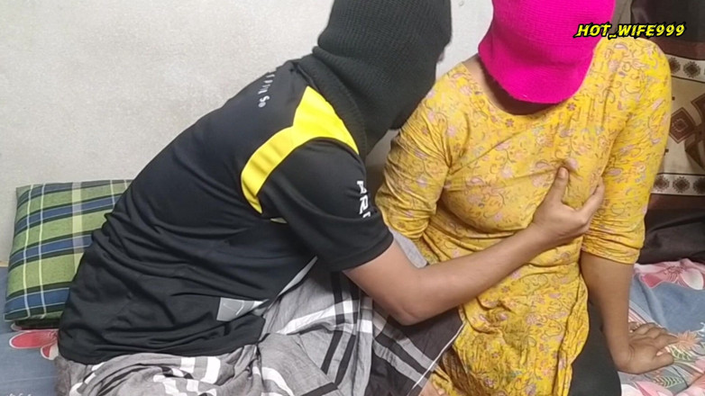 Hot_wife999: Desi village moglie con marito prima volta romanticismo