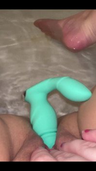 Self Thrusting Dildo in my Pussy 