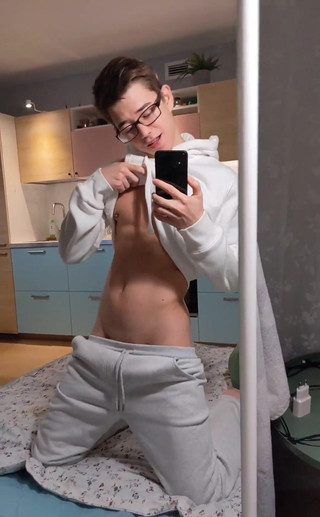 Alex Davey: Hotautoiágía a videa pro Vás Kluci, kteří chtějí mě hug...