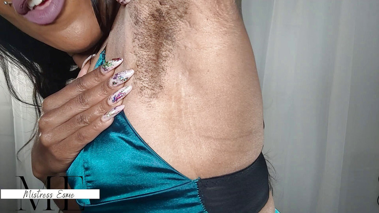 Mistress Esme: moje owłosione doły nie wielbią się