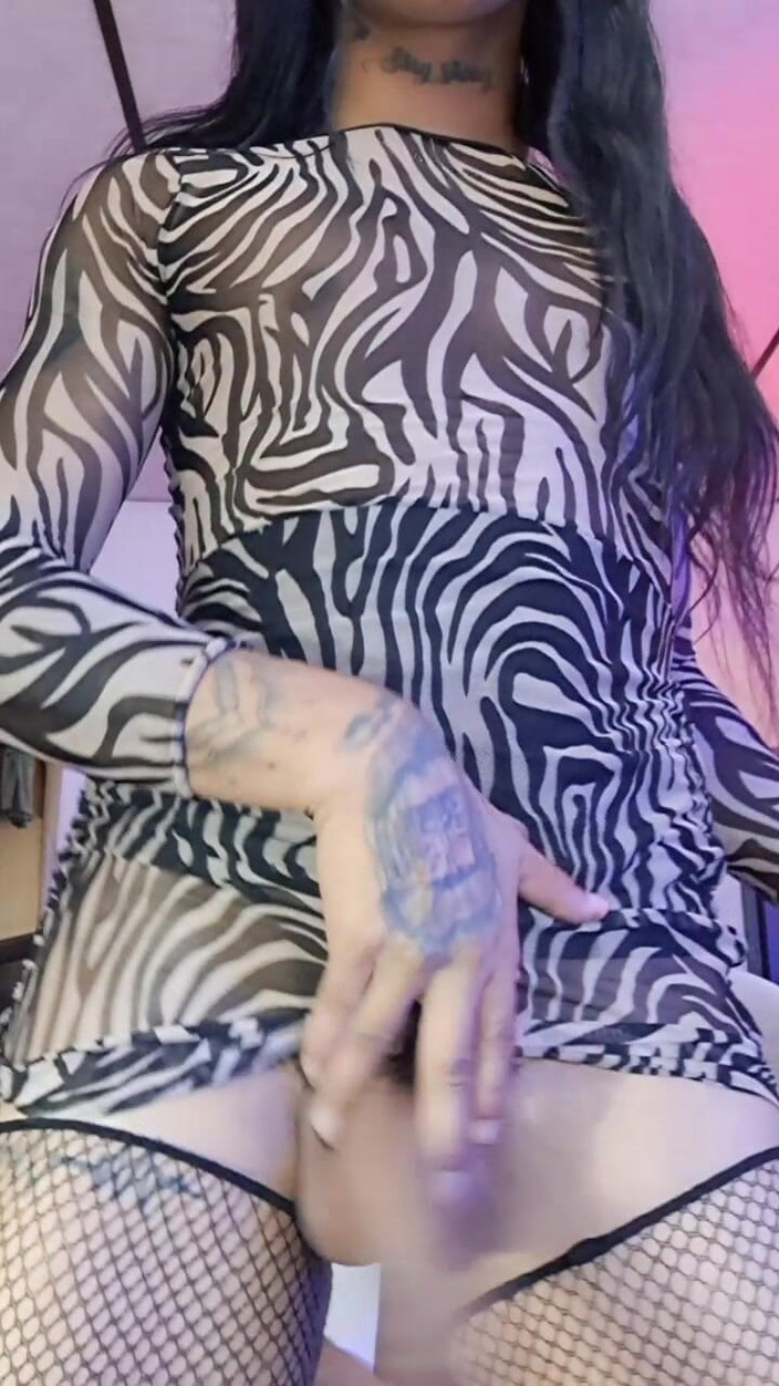 Valera Toro: Zakar keras saya berdegup sehingga saya meletupkan susu panas