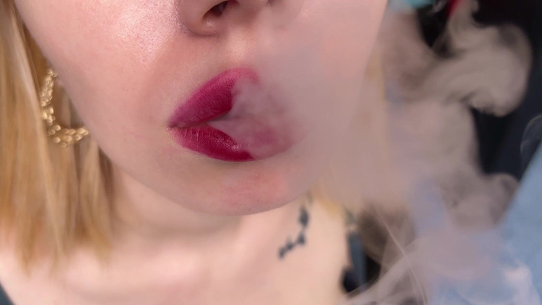 Eva Deva: 喫煙フェティッシュ。吸う、好き?