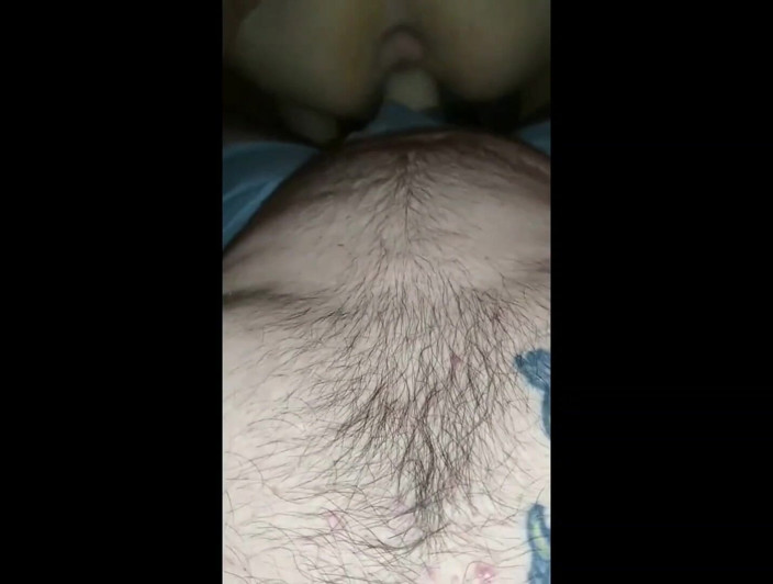 Pussy hound: 섹시한 뚱뚱한 엉덩이를 따먹고 이 거대한 자지를 크기의 여왕처럼 따먹는 새엄마