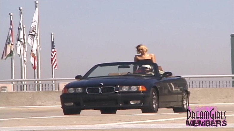 Dream Girls: Mindys obrovská prsa jsou na plném displeji v Tampě