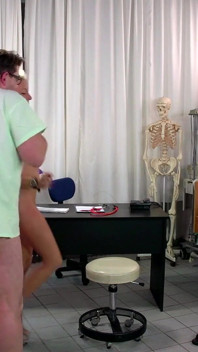Mandy Mystery se fute sexy cu doctorul ei