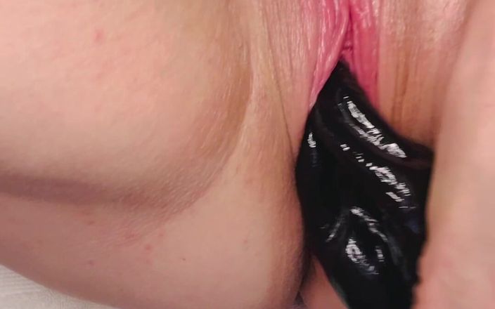 Luscious_licks: Cận cảnh cực khoái chảy tràn tinh dịch và âm hộ...