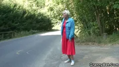 Oma tijdens een wilde rit