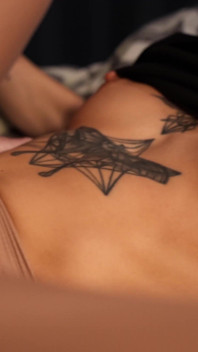 Foda rápida antes da festa - sexo suculento com Mad Maura - Nigonika Melhor Pornô 2024