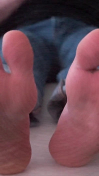 Leccami i piedi frocio del piede