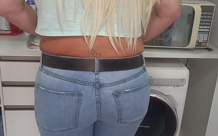 Sexy ass CDzinhafx: Curul meu sexy în blugi cu linii de bronz